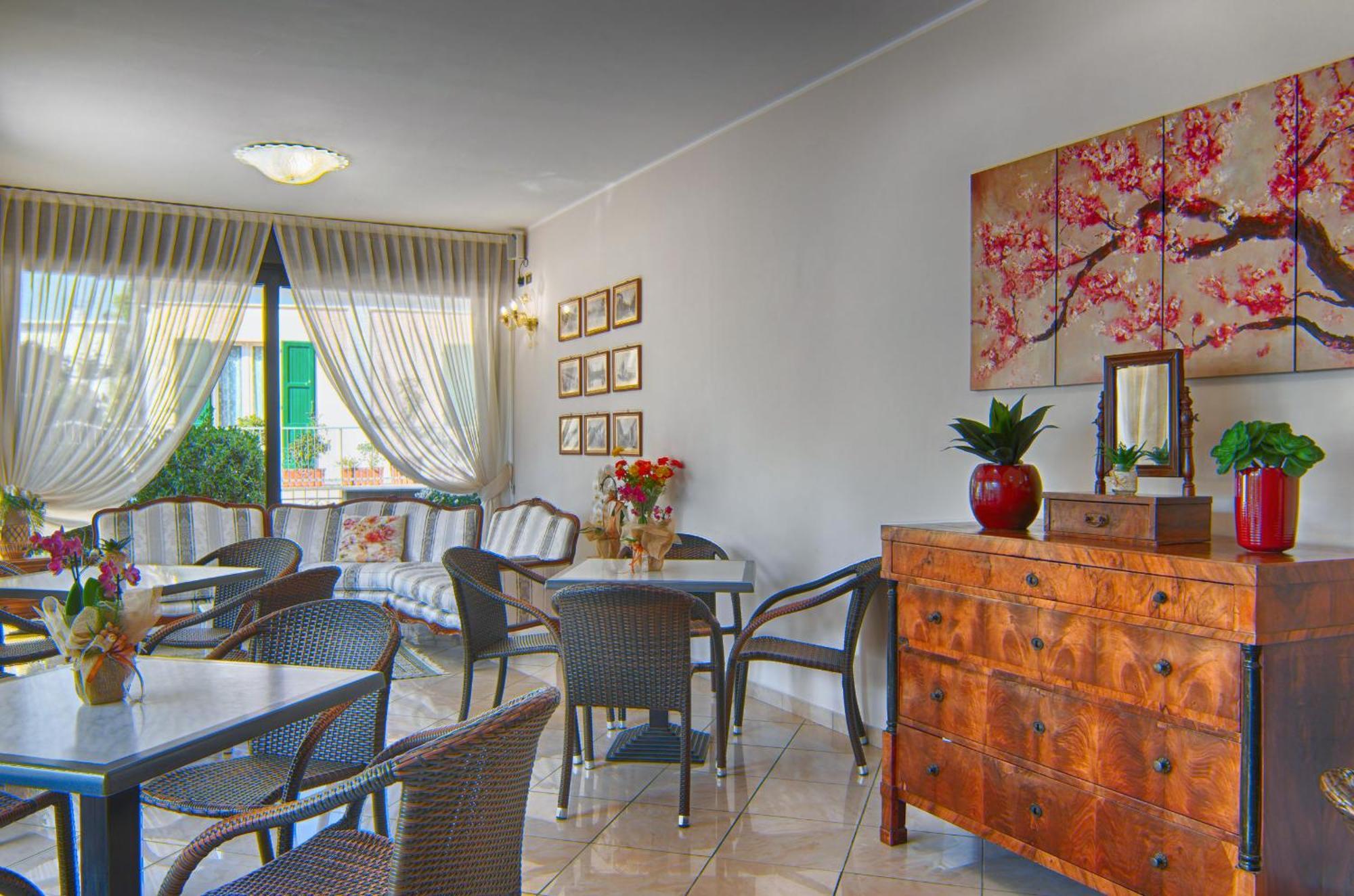 Villa Zavatta "B&B - Rooms & Apartments" Беллария-Иджеа-Марина Экстерьер фото
